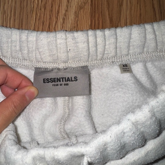 Fear of God Essentials Grey Sweatpants - Picture 4 of 5